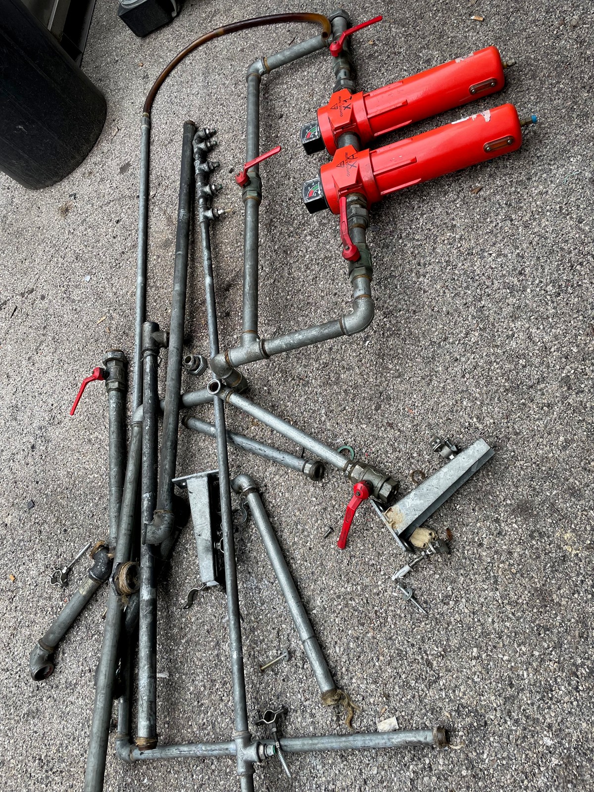 Plastico — Da ferro zincato a Teseo 